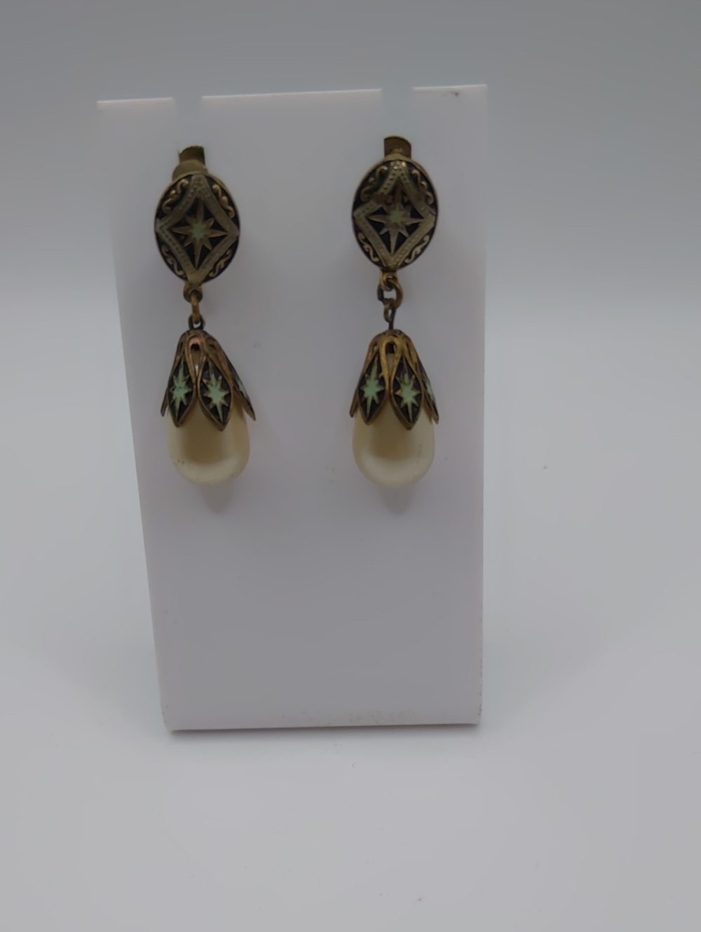 Damascene Faux Pearl Drop Screwback Earrings